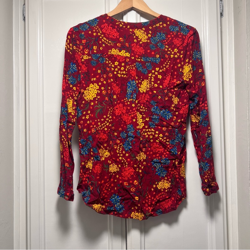 Maeve Anthropologie Red Floral Button Pintuck Blouse Top Roll Tab Sleeves Medium - Picture 4 of 5